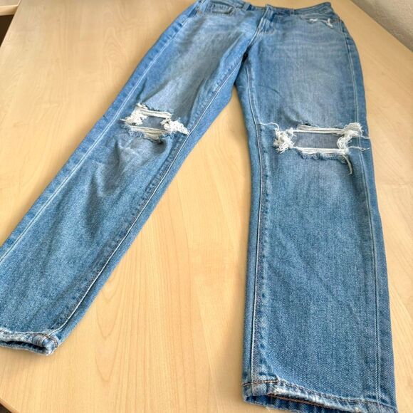 American Eagle Distressed Mom Jeans - Picture 3 of 7
